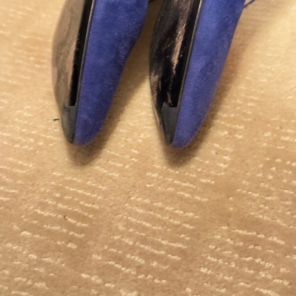 Blue suede Prada kitten heels. Size 38. - Picture 7 of 7